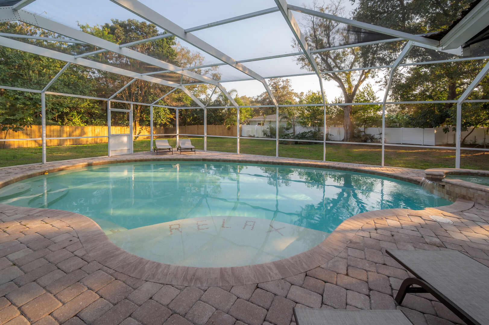 Large Newly Renovated Clearwater Pool Home with Spa