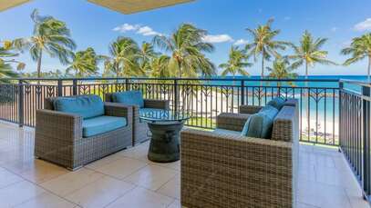 Amazing Ocean view! 2 Bedroom, 2 Bath with pull out sofa. Sleeps 6.