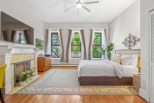 R11 | Historic Brownstone Place
