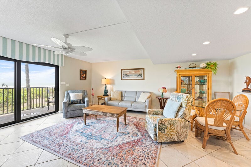 Cocoa Beach Club 202