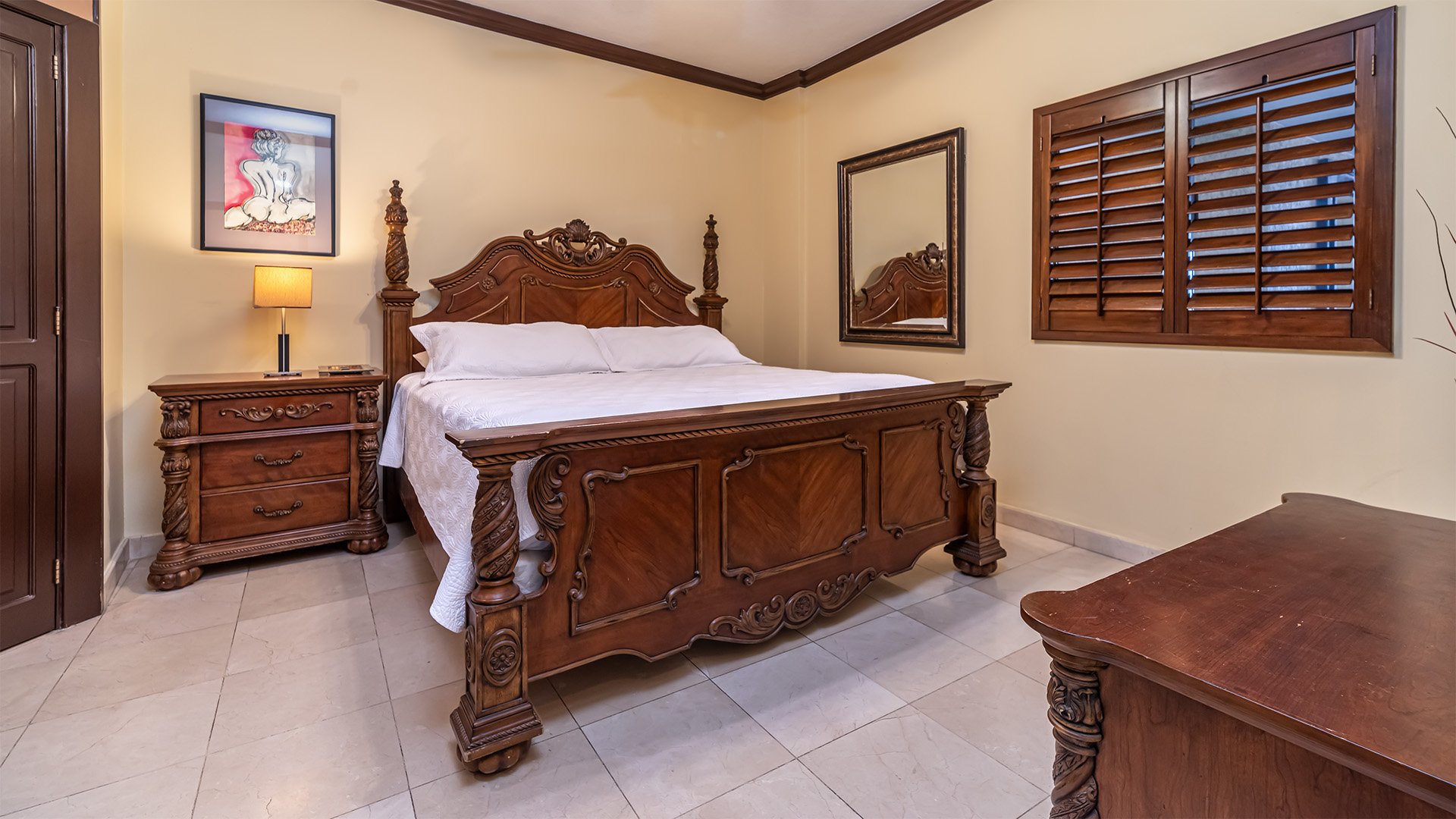 the king sized bed