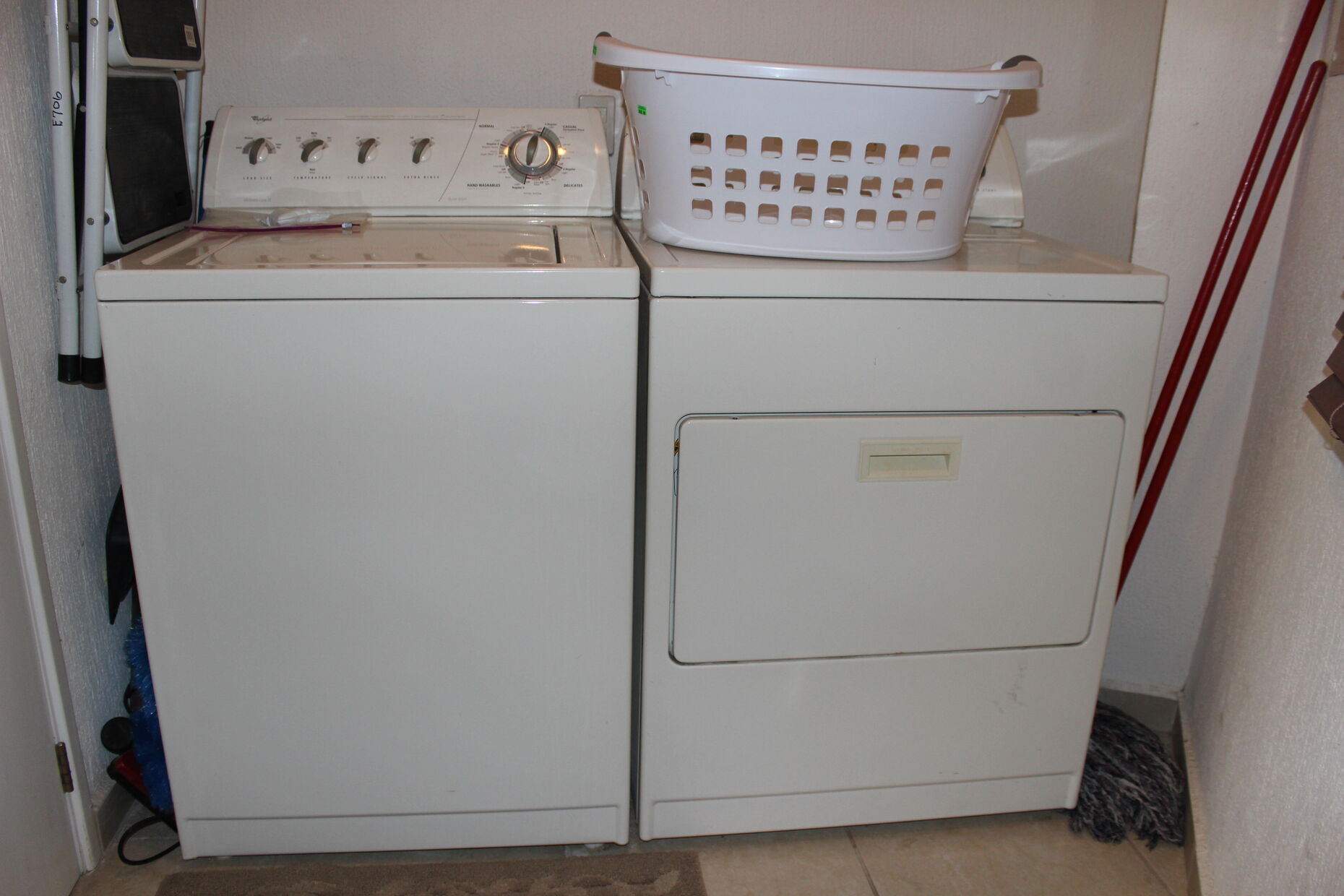 LAUNDRY ROOM - WASHER DRYER REPLACED 2023. UPDATED PICTURE PENDING