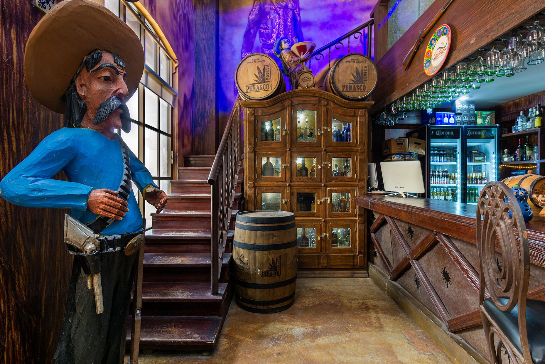 Hints of Old Mexico adore the on-site Sports Bar.