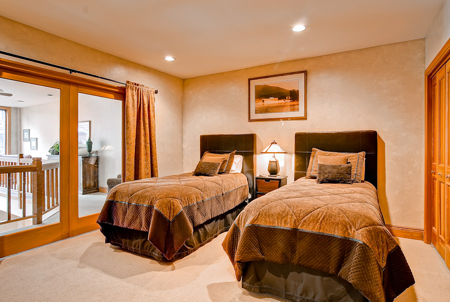 Second bedroom in Mont Cervin 103 - Deer Valley