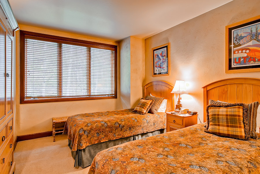Second bedroom in Mont Cervin 302 - Deer Valley