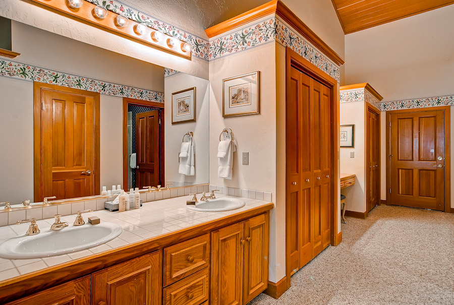 Master bathroom in Mont Cervin 306 - Deer Valley