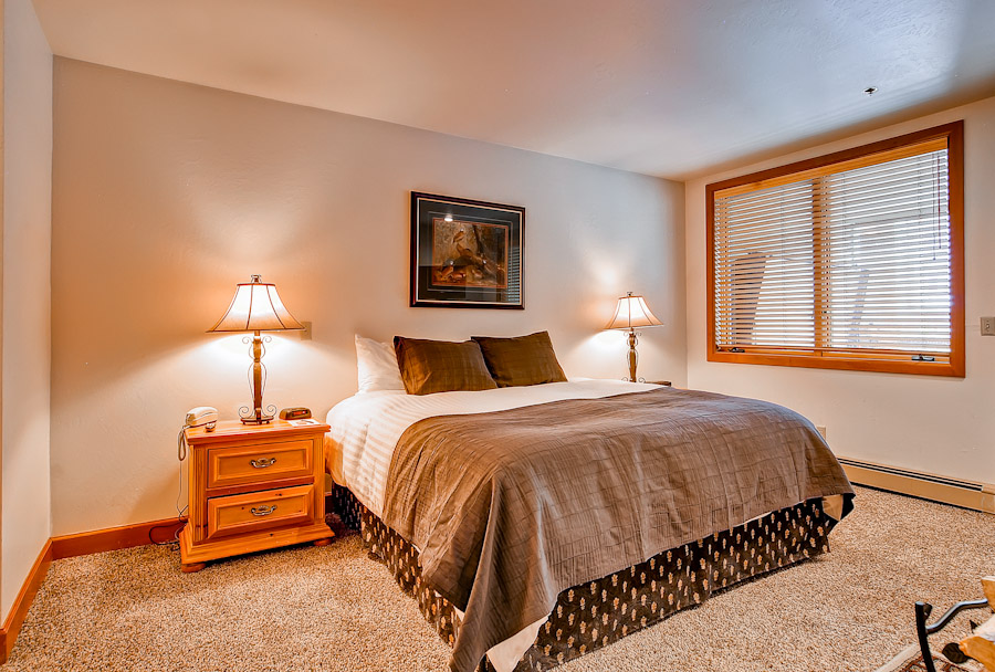 Master bedroom in Mont Cervin 105 - Deer Valley