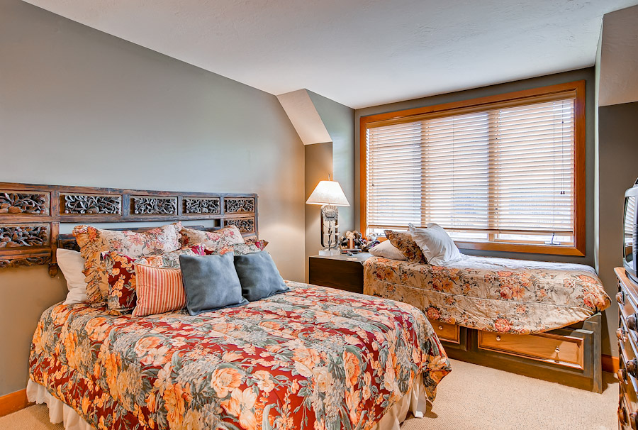 Second bedroom in Mont Cervin 301 - Deer Valley