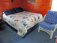 Bedroom 2 - Queen bed