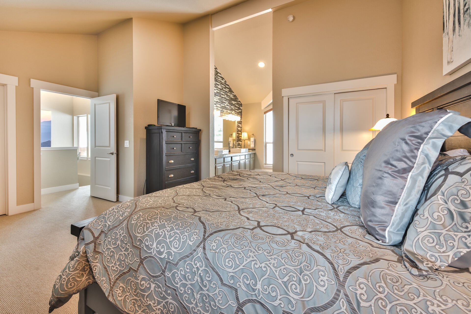 Master bedroom with king bed, 32