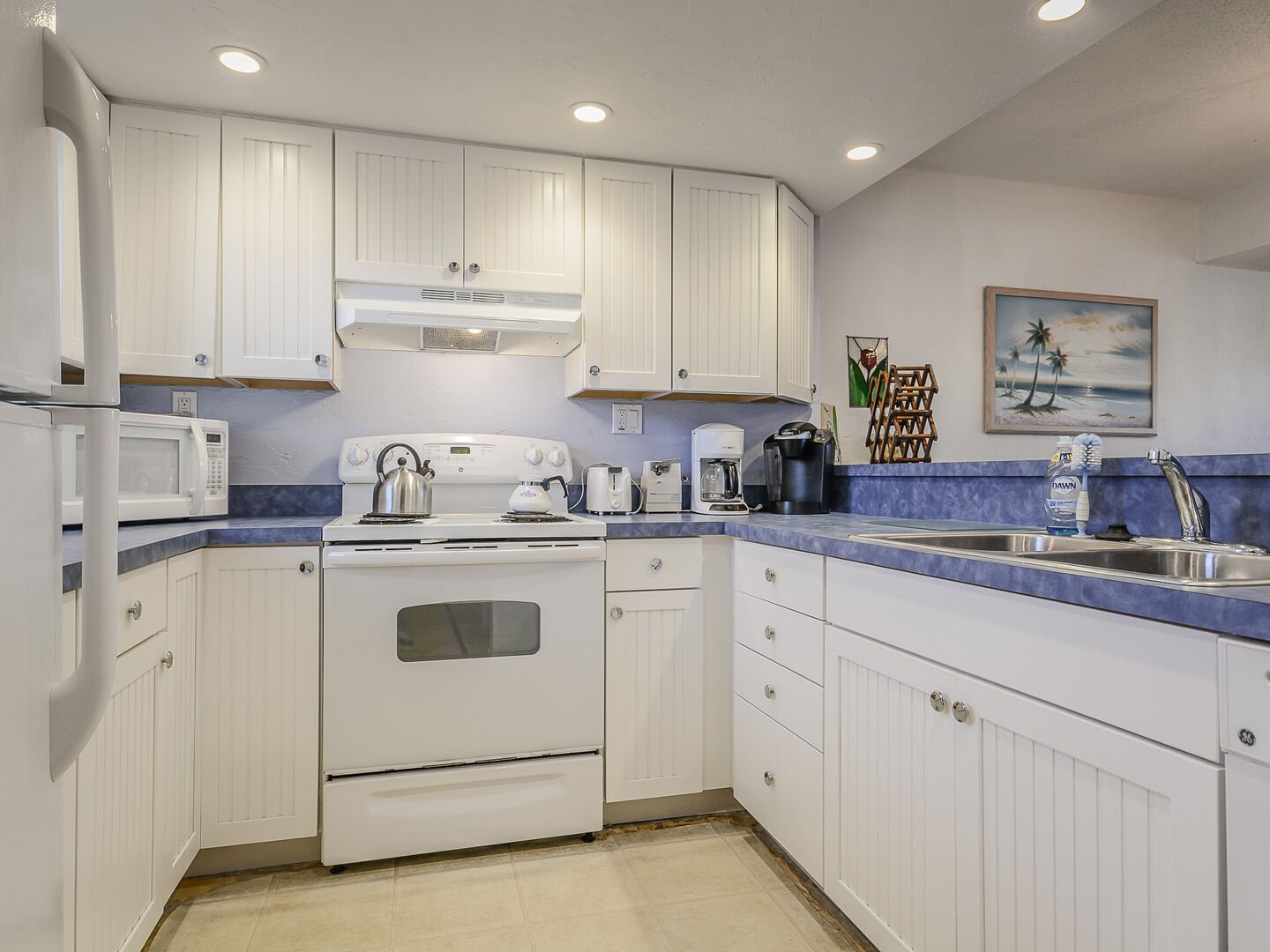 Newly Updated, Fully Equipped Kitchen at Castle Reef 516