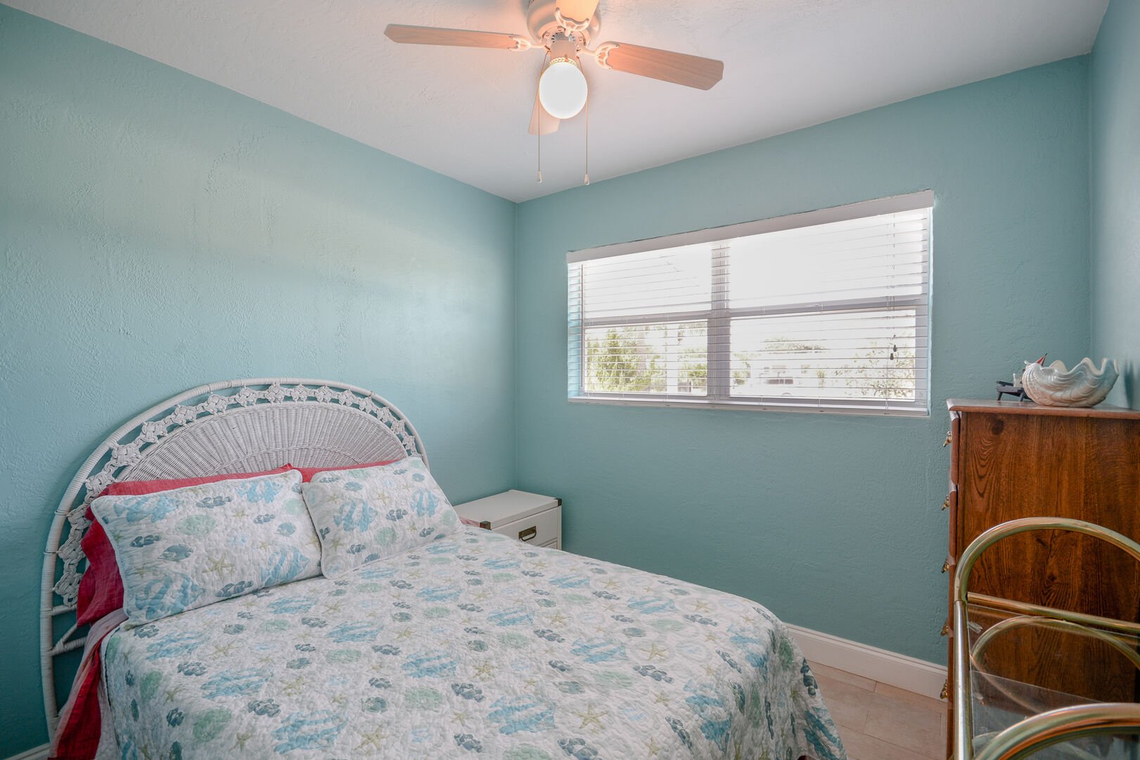 2nd bedroom with Full Size bed at 819 25th - Charming Beachside Home