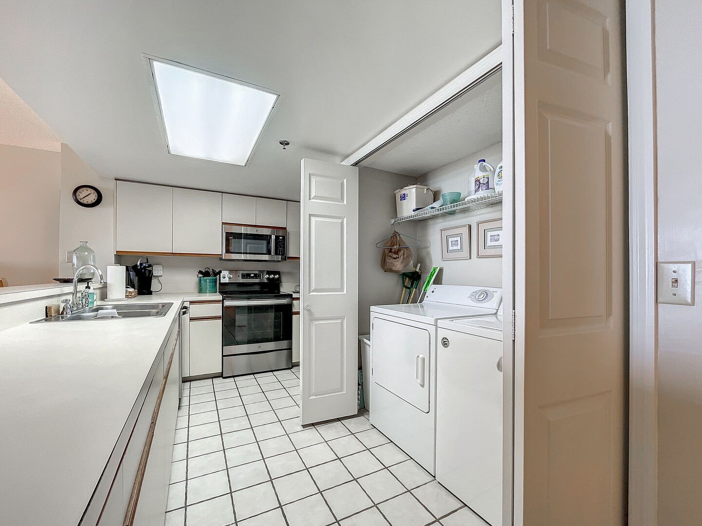 With views of the ocean, prepare your favorite island delight in the fully equipped kitchen. Also full sized washer and dryer.