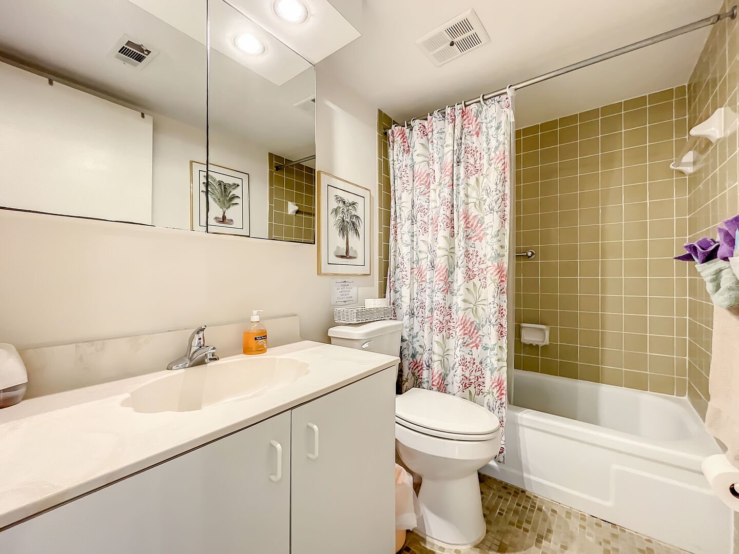 Full Bathroom with Shower/Tub Combo.