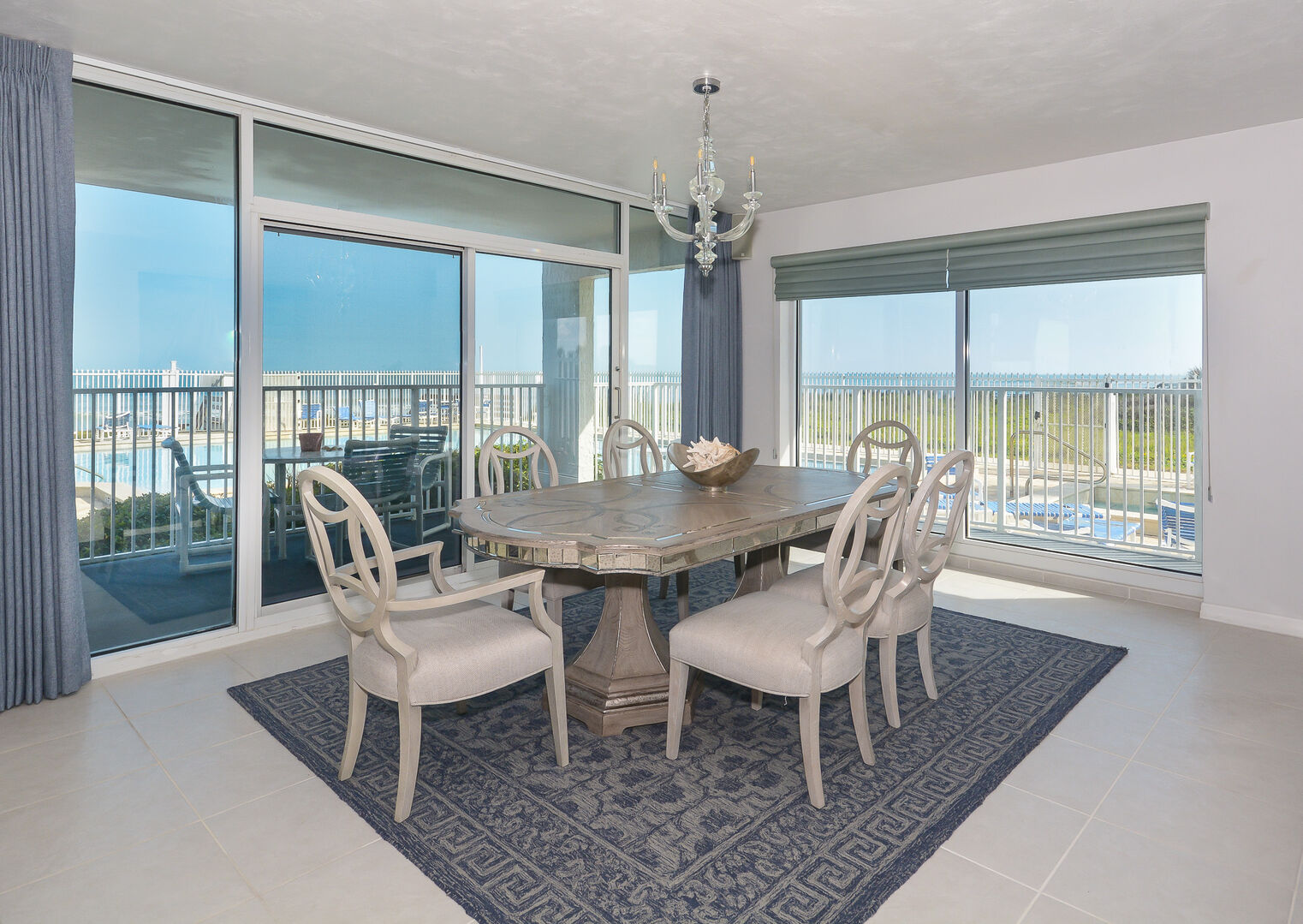 Enjoy meals with family with an oceanfront view of the ocean.