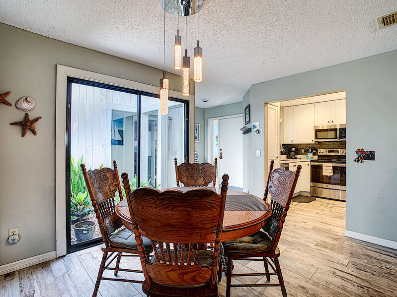 Dining area at this New Smyrna Beach monthly vacation rental