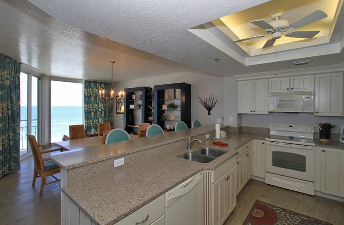 Ocean view from the fully equipped kitchen.