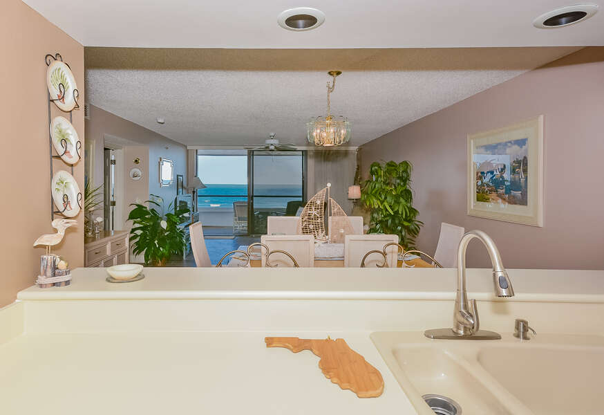 Oceanview from the fully equipped kitchen.