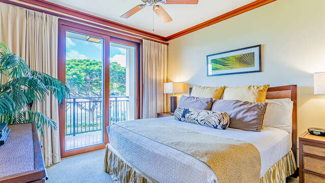 Master Bedroom with King Bed and access to Lanai