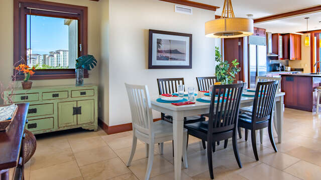 Dining room with Gorgeous Furnishings inside Beach Villas BT-609