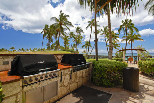 Grill your meals on the barbeques by the pool, which you will have Access to from Beach Villas BT-609