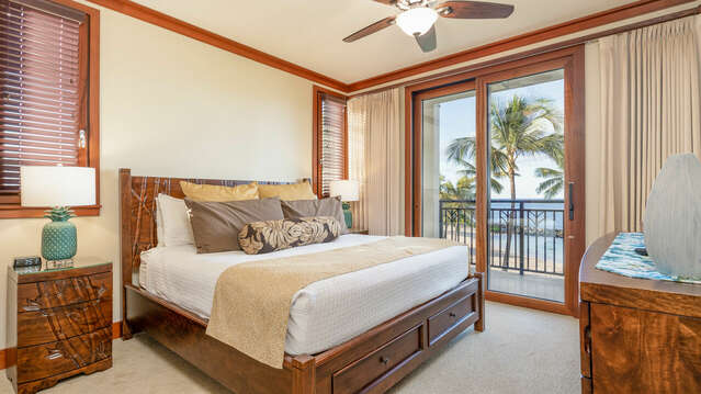 Master Bedroom with King Bed and access to Lanai