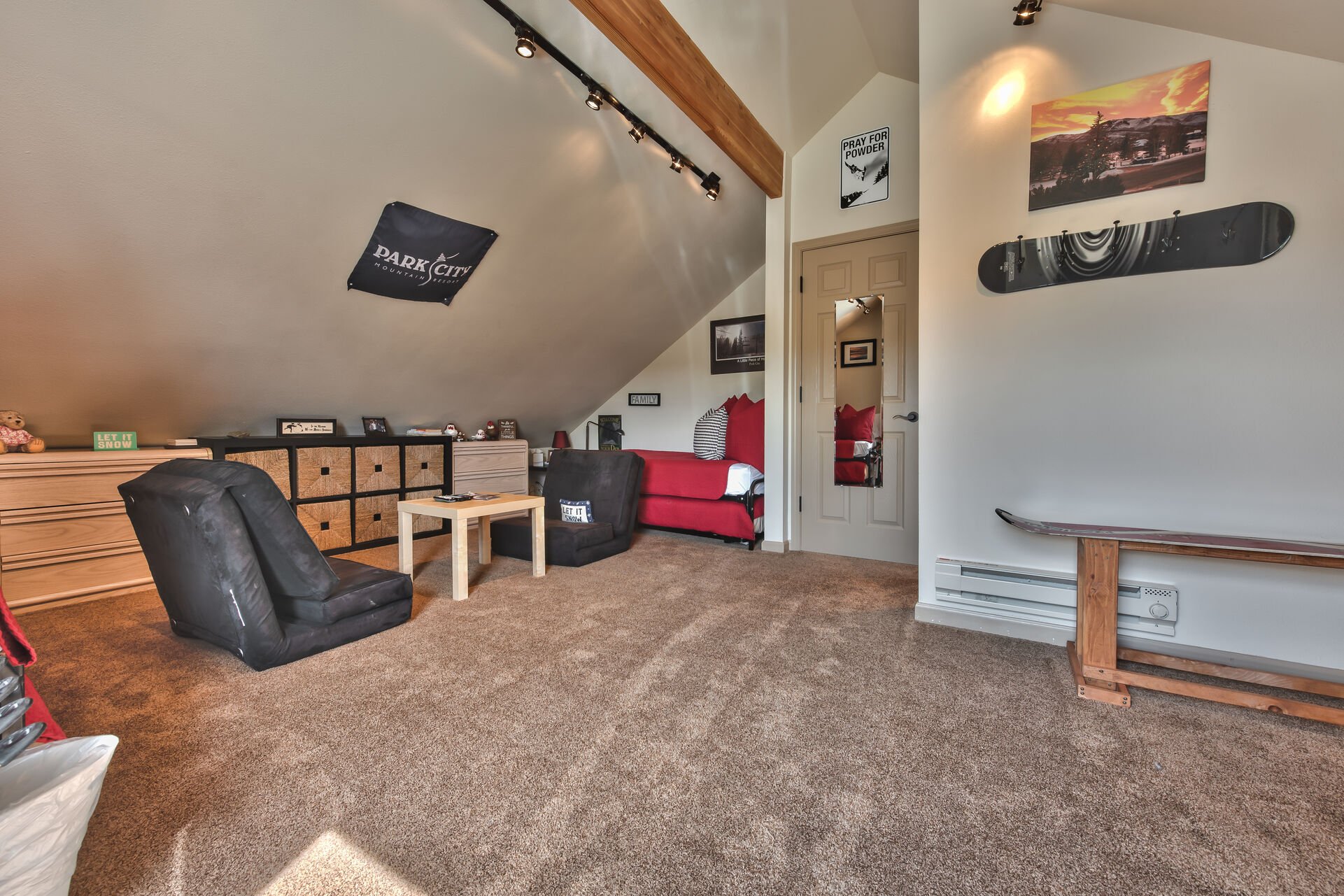 Loft - Bedroom with Two Twin Beds, Both with a Twin Trundle, a Smart TV, and a Reading Nook