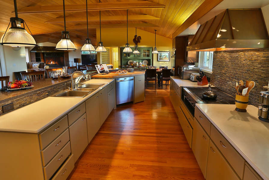 Incredibly smart gourmet Kitchen