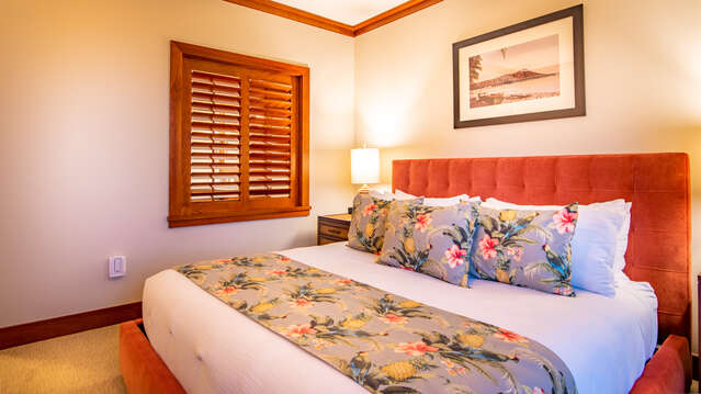 Master Bedroom with King Bed and Access to the Lanai