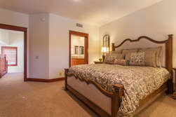 3rd Floor- Master Bedroom With Cali King Bed