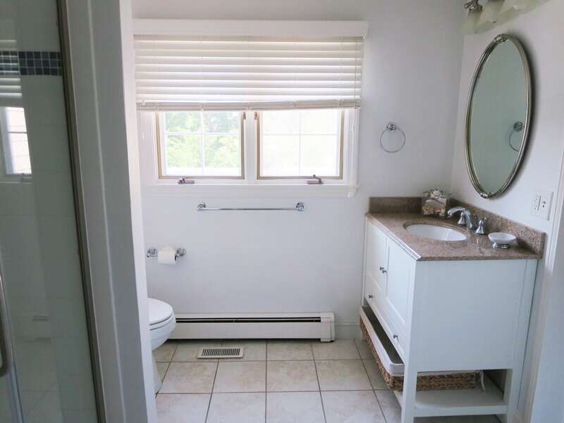 On suite bath with shower 1st floor - 13 Monomoy Circle- Chatham- Cape Cod- New England Vacation Rentals