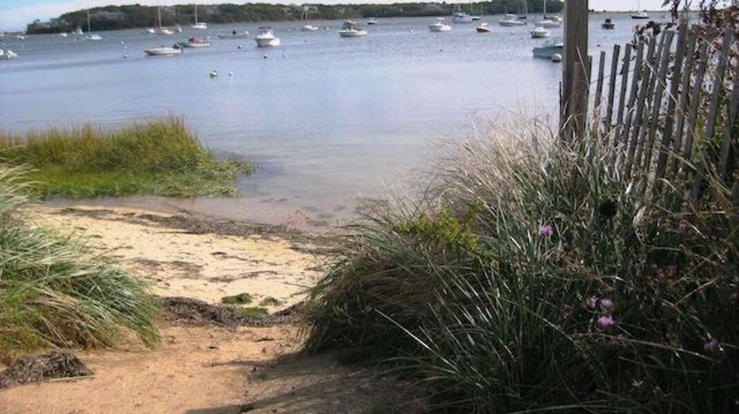 Town Landing at the end of Battlefield- Take a stroll with your morning coffee and breathe in the fresh salt air.. - Chatham Cape Cod New England Vacation Rentals