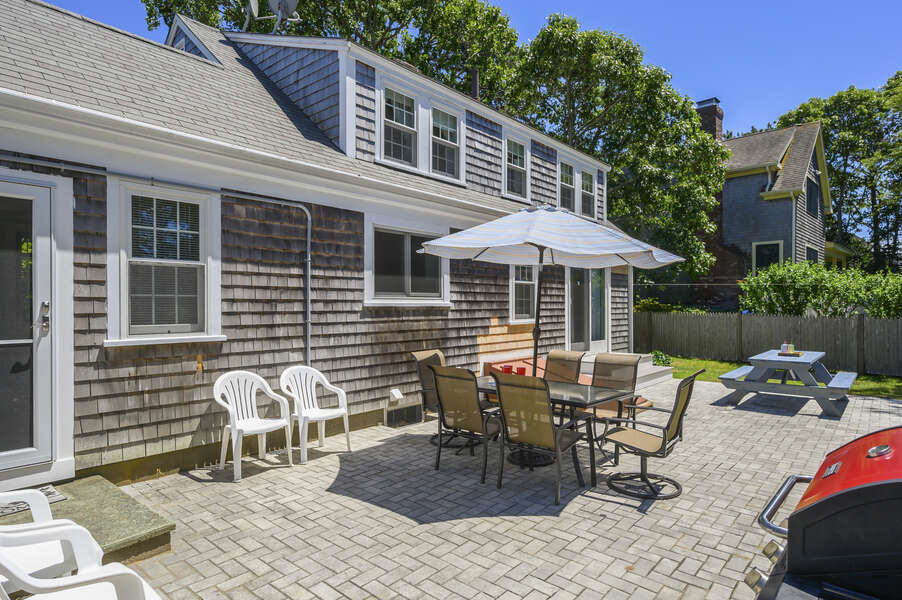 Outdoor dining on patio - 54 Hiawatha Road Harwich Port Cape Cod New England Vacation Rentals