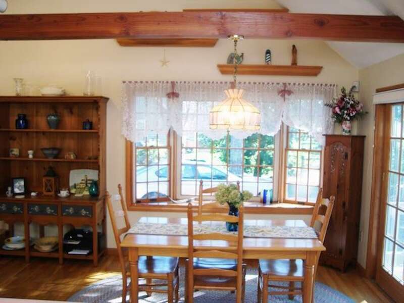 Dining area - 11 Cranwood Road Harwich Cape Cod New England Vacation Rentals-#BookNEVRDirectAoibhneas