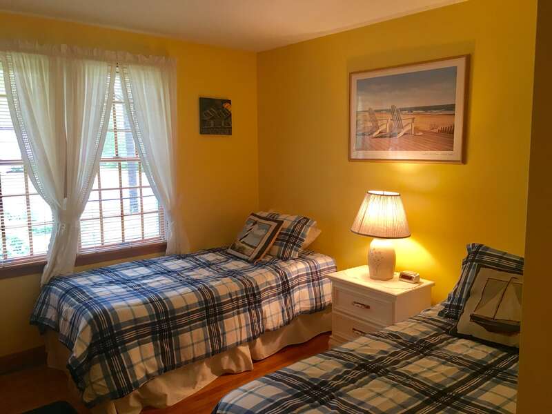 Bedroom #2 with 2 Twin Beds - 11 Cranwood Road Harwich Cape Cod New England Vacation Rentals-#BookNEVRDirectAoibhneas