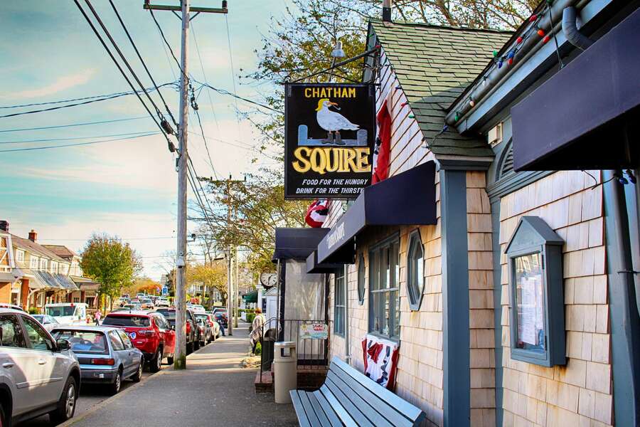Grab a drink at the Squire! The local watering hole. Also serving lunch and dinner - Chatham Cape Cod - New England Vacation Rentals