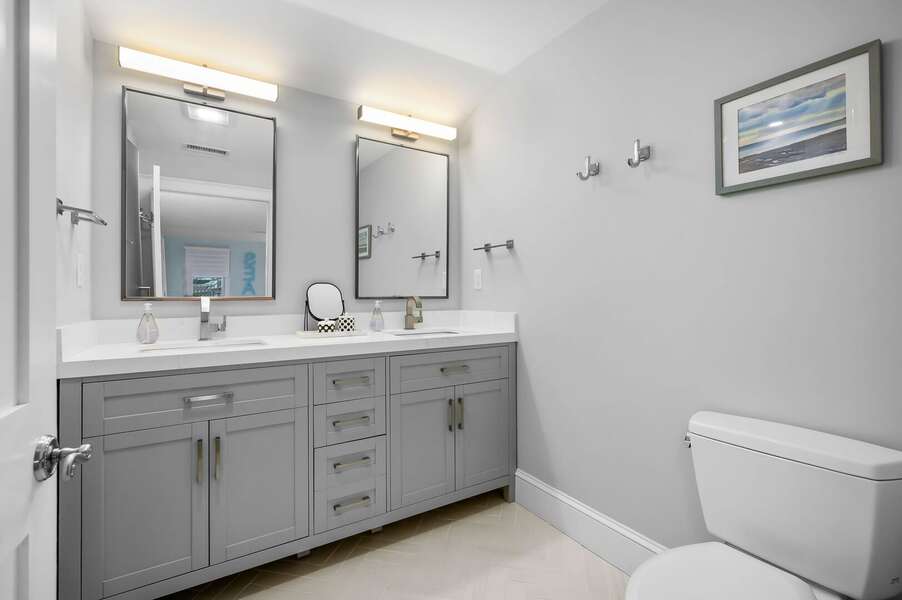 En suite Bathroom #4 - 201 Main Street Chatham Cape Cod - Sandpiper - NEVR