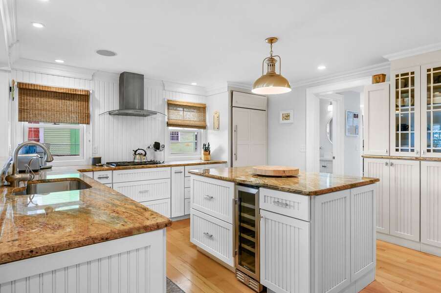 Light and bright, fully equipped chef's kitchen - 201 Main Street Chatham Cape Cod - Sandpiper - NEVR