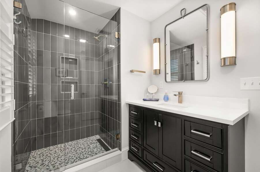 Upper level en suite Bathroom #3 - 201 Main Street Chatham Cape Cod - Sandpiper - NEVR