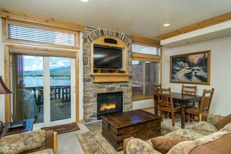 Lakeview, Satellite TV, Gas Fireplace