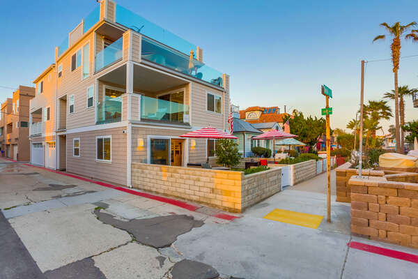 Exterior Picture of our San Diego Vacation Home Rental.