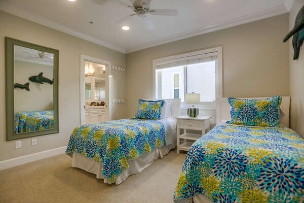 Guest Bedroom with two Twin Beds