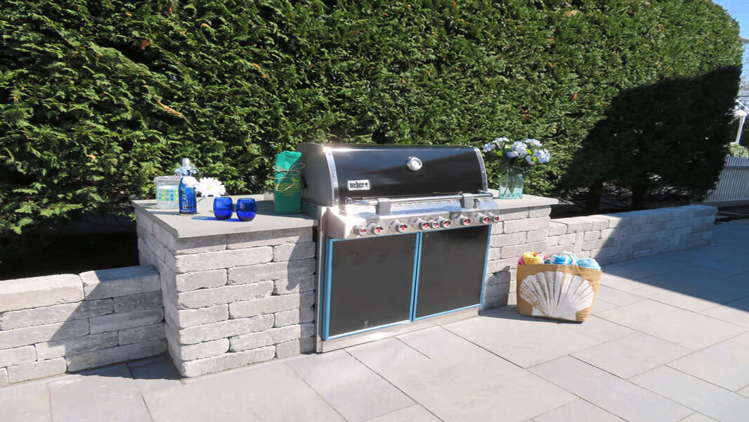 Built in Gas grill - never run out of gas while grilling!  388 Main Street Chatham Cape Cod New England Vacation Rentals