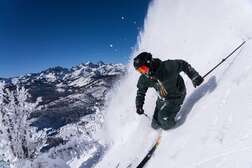 Skiing on Mammoth Mountain