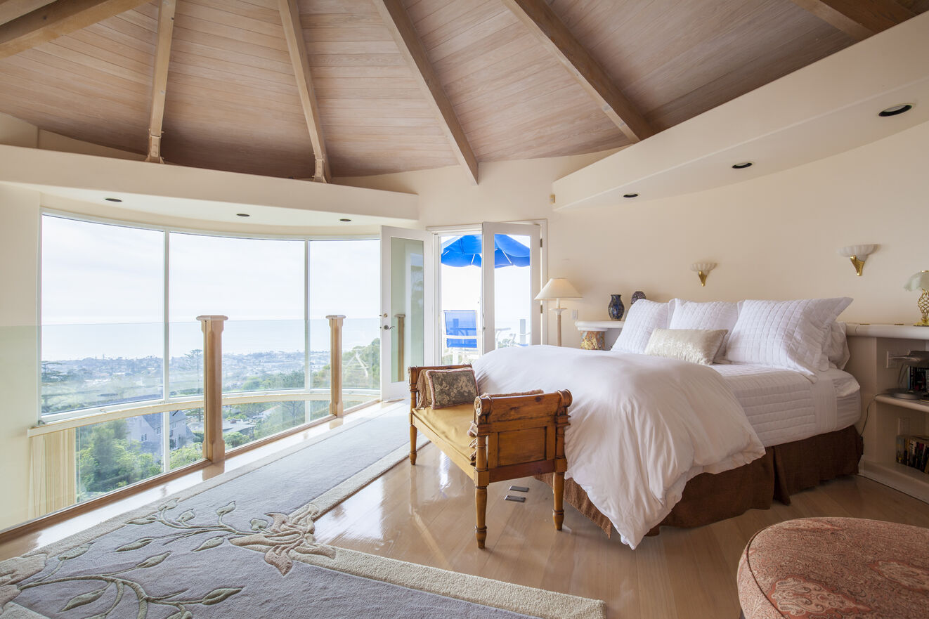 Master bedroom with amazing views and open loft concept