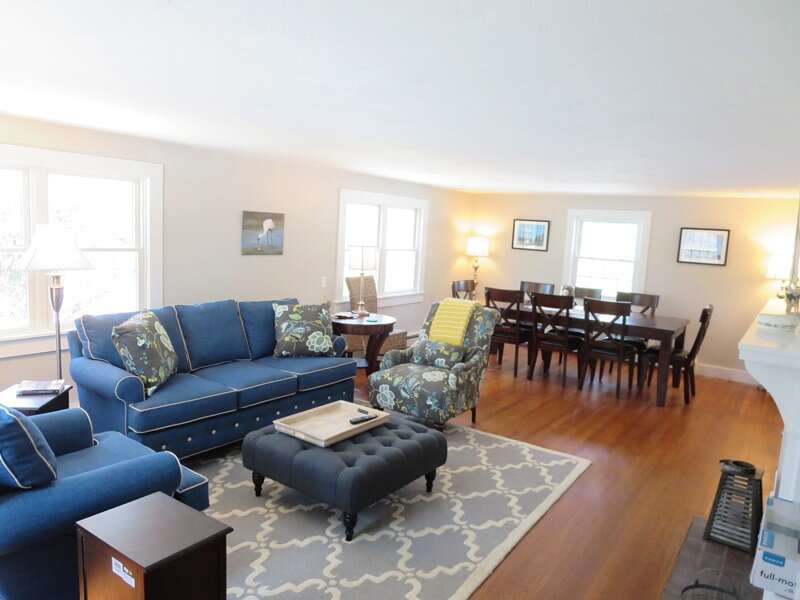 Living/dining area - 4 Long Pond Drive Harwich Cape Cod New England Vacation Rentals-#BookNEVRDirectCapeRetreat