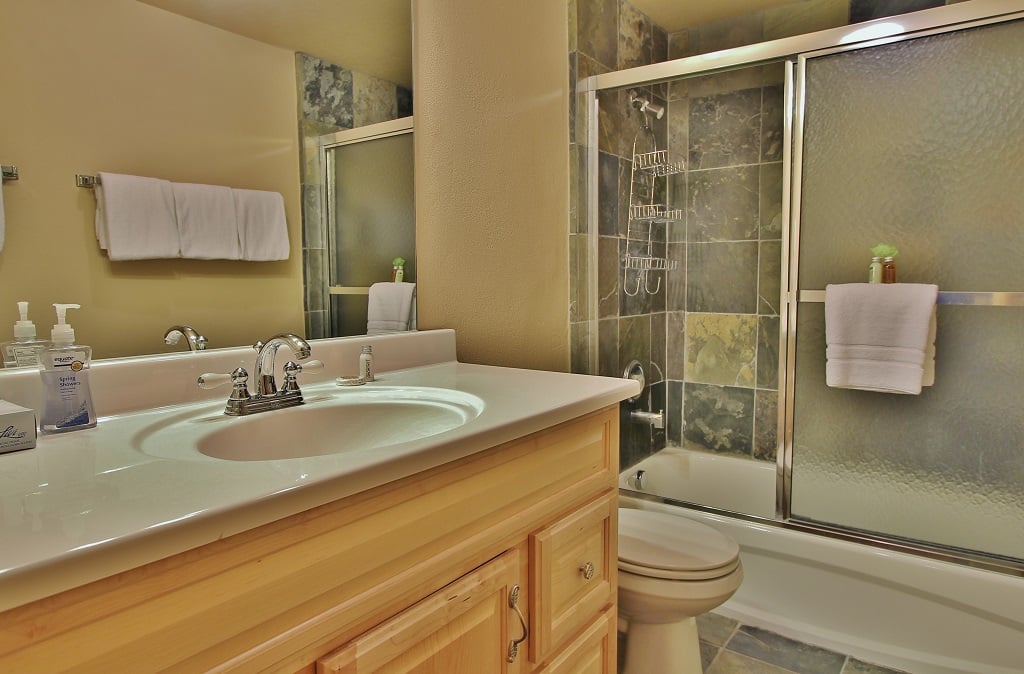 Third bathroom with shower/tub combo in Park City Racquet Club Village - Park City