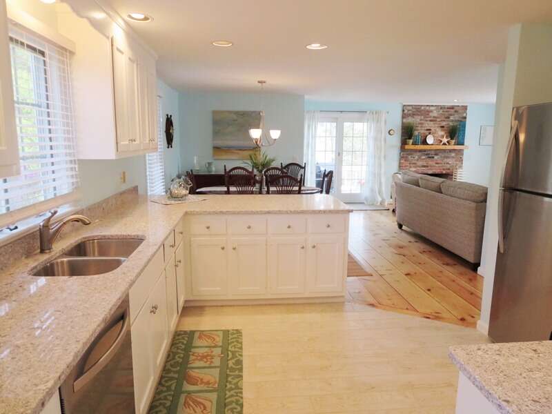 Beautiful kitchen - fully equipped with dishwasher - 93 Pine Ridge Road Chatham Cape Cod New England Vacation Rentals