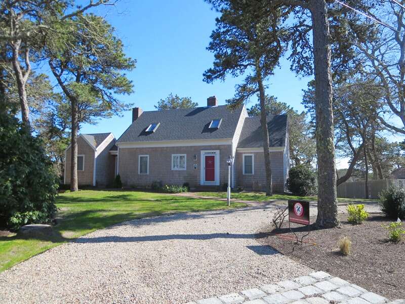 Plenty of parking in a half circle driveway for 4 cars! 93 Pine Ridge Road Chatham Cape Cod New England Vacation Rentals