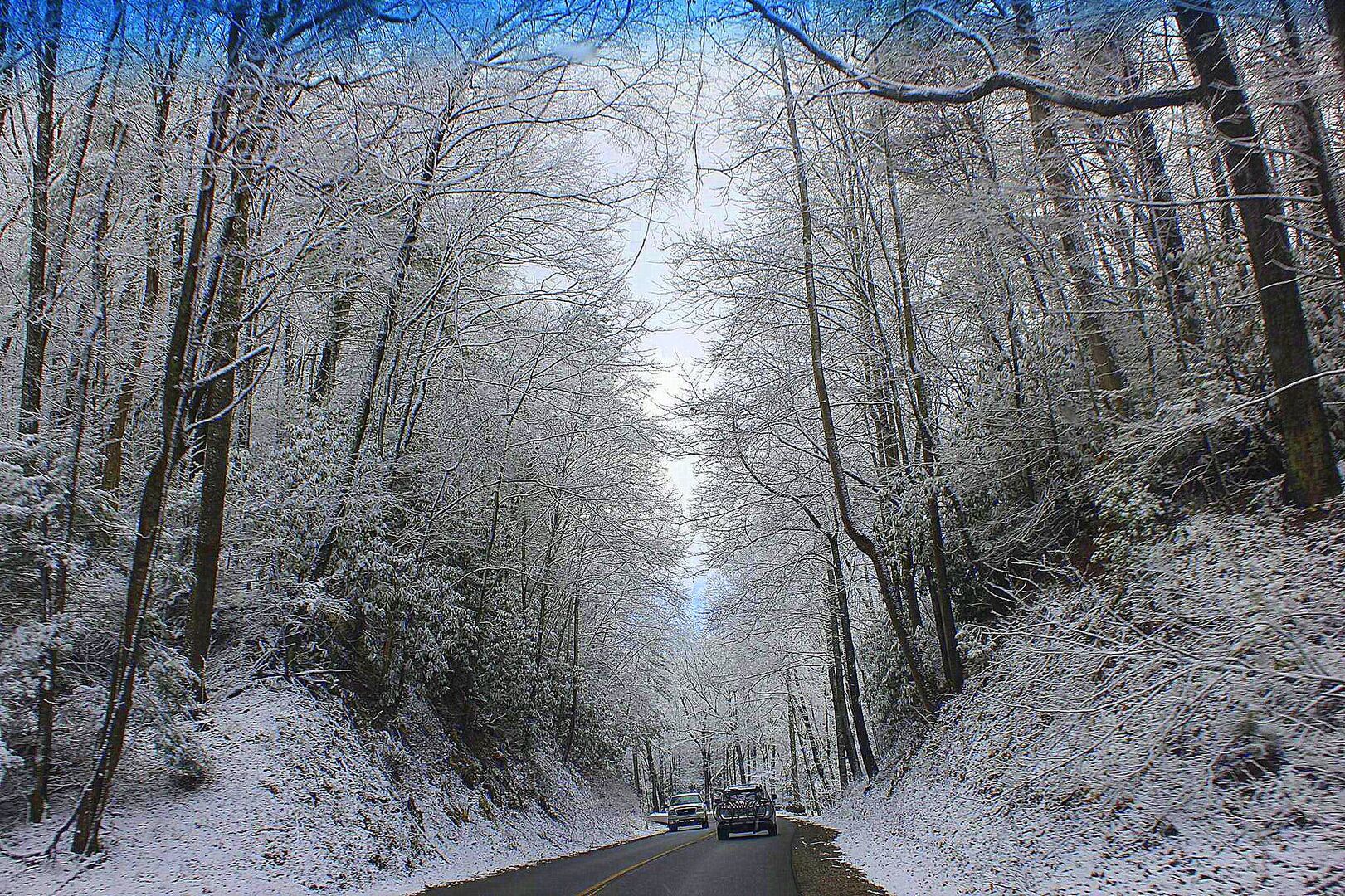 GORGEOUS SNOW BUT CLEAR ROADS